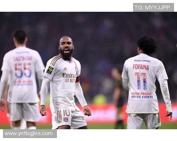 达伽马与福塔雷萨激战正酣比分悬念引发球迷热议